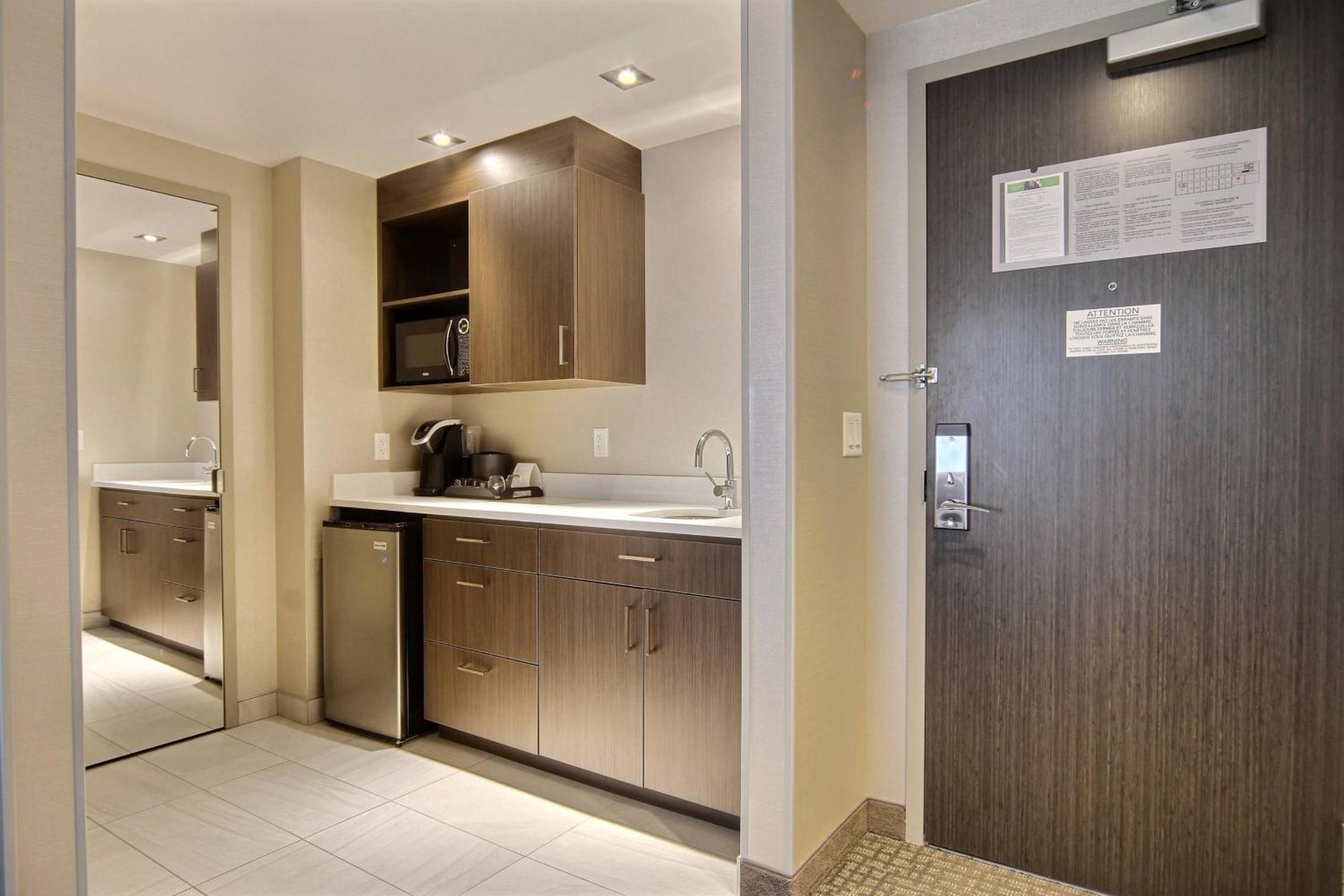 Courtyard By Marriott Квебек Экстерьер фото