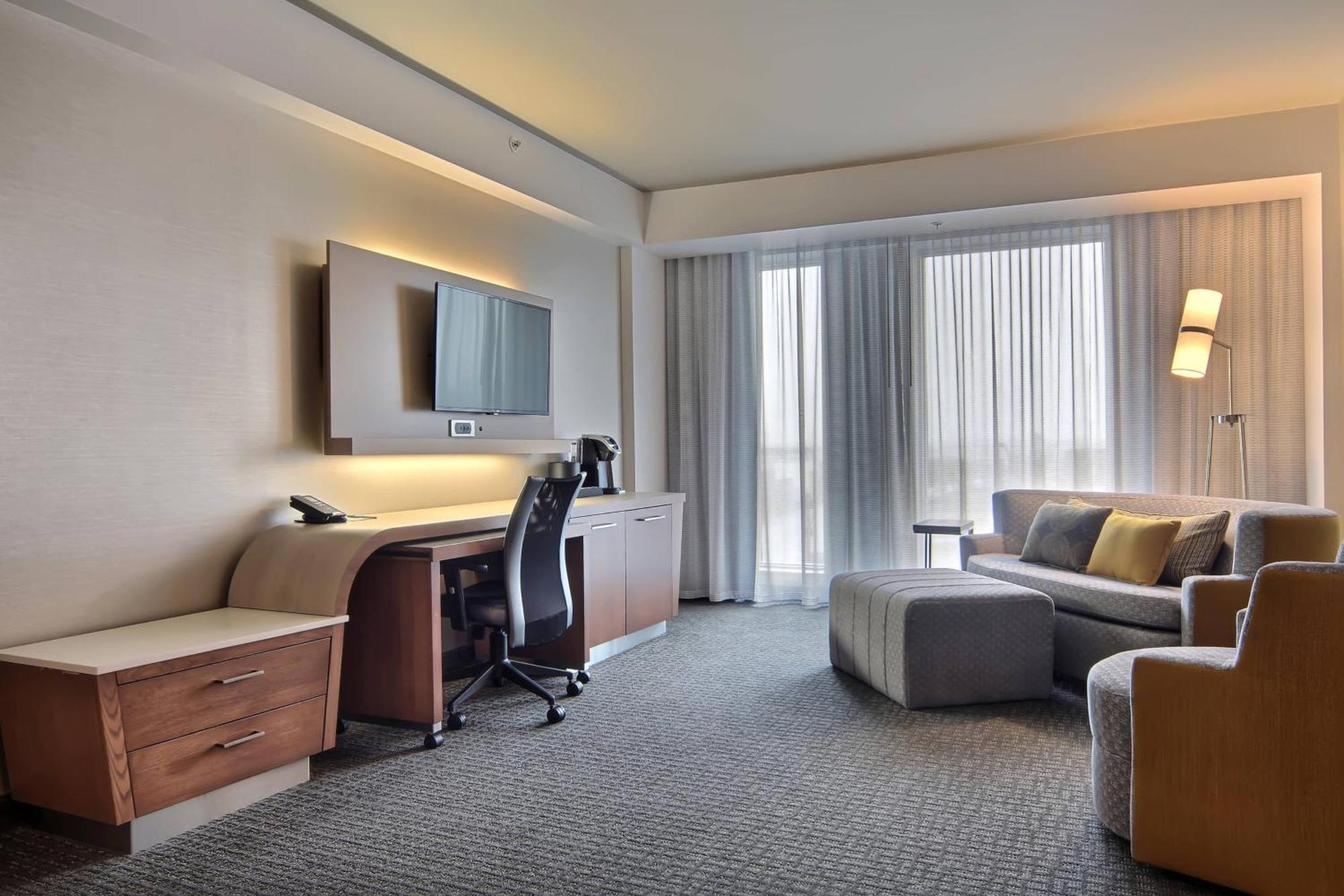 Courtyard By Marriott Квебек Экстерьер фото