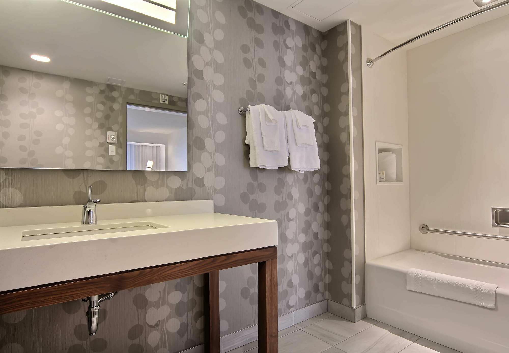 Courtyard By Marriott Квебек Экстерьер фото