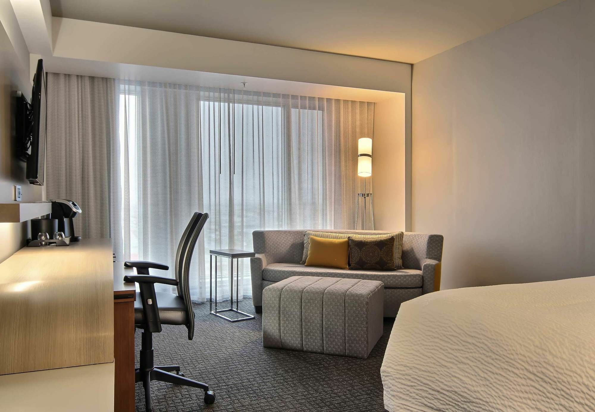 Courtyard By Marriott Квебек Экстерьер фото